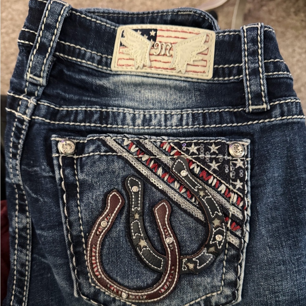 Miss Me Dark Wash Women’s Jeans w Embroidered Horseshoe Back Pocket